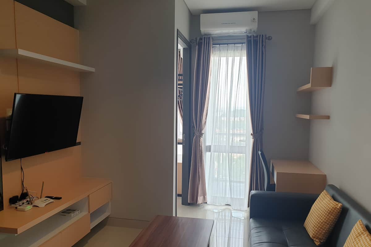 Classic Apartment, 2 Bedrooms, Balcony, City View | Living area | Flat-screen TV