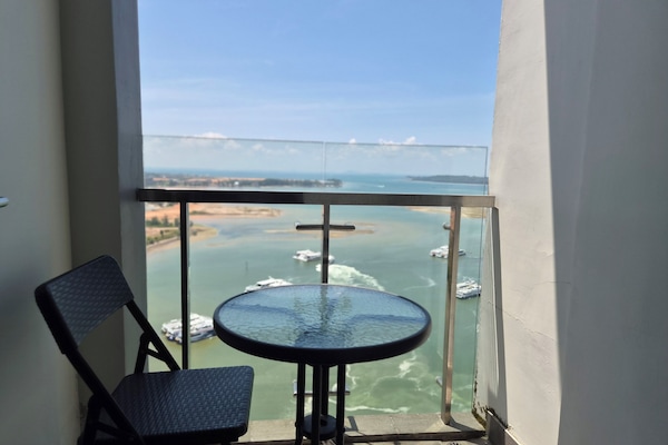 Departamento panorámico, 2 habitaciones, balcón, vista al mar | Vista del balcón
