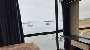 패밀리 아파트, 침실 2개, 발코니, 바다 전망