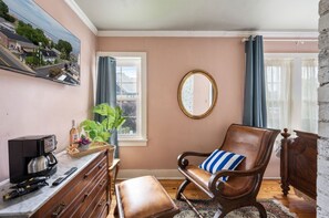 Interior - Discover the charm of Colonial Beach (Colonial Beach)