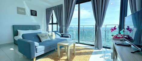 Iron/ironing board, free WiFi, bed sheets