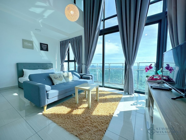 Comfort Duplex, 3 Bedrooms, City View | Iron/ironing board, free WiFi, bed sheets - Almas Suites Puteri Harbour by Stayrene (Iskandar Puteri)