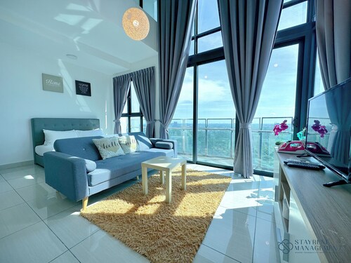 Almas Suites Puteri Harbour by Stayrene