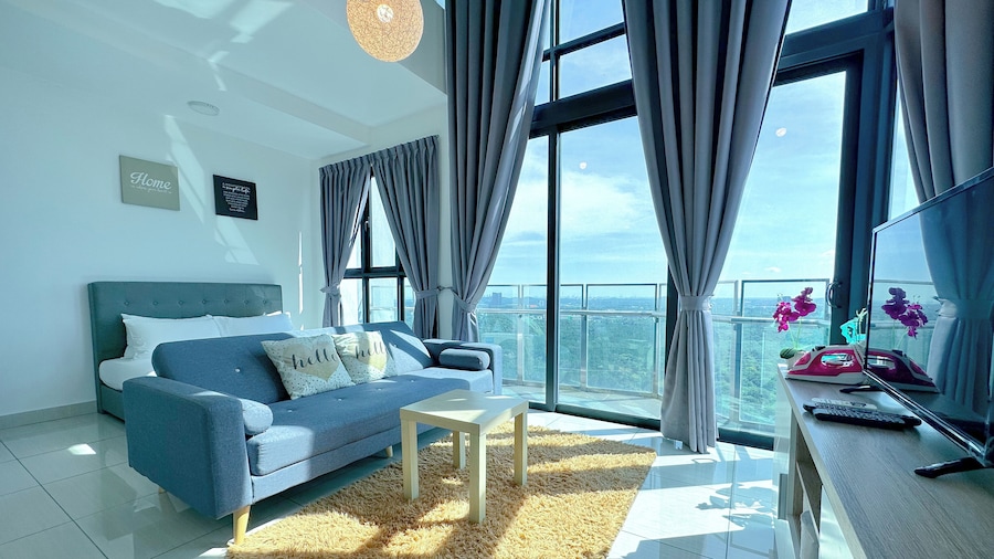 Almas Suites Puteri Harbour by Stayrene