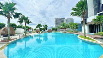Kolam renang terbuka
