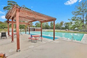 Pool - Modern Livingston Home In Gated Lakeside Community (Livingston)