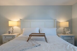 4 chambres, coffres-forts dans les chambres, bureau, lit parapluie