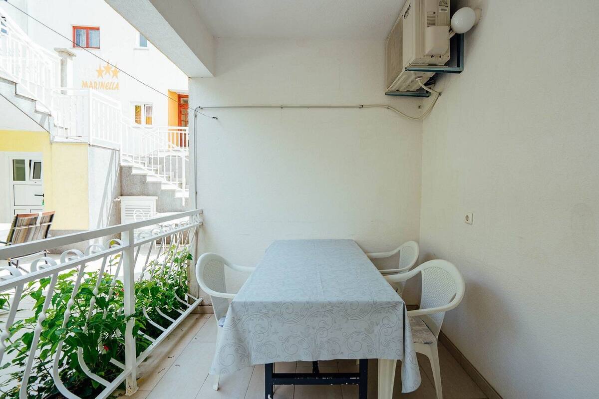 Studiolejlighed (Studio apartment with Terrace ( Tina ) | Terrasse/gårdhave