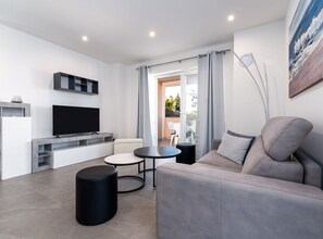 Apartment (Two Bedroom Apartment with Balcony) | Living room