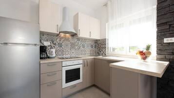 Departamento (Two Bedroom Apartment) | Cocina privada | Refrigerador