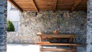 Apartment (One Bedroom Apartment with Sea View) | Exterior