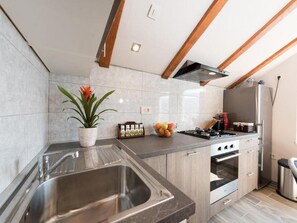 Apartment (One Bedroom Apartment with Sea View) | Private kitchen | Fridge - Apartments Bella Vista (Kastav)