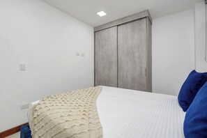 1 bedroom, desk, iron/ironing board, WiFi
