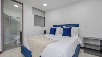 1 bedroom, desk, iron/ironing board, WiFi