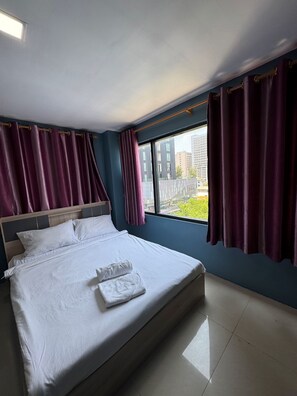 Double Room Single Use | Free WiFi - ORCHID INN  at  SKV 3 (Bangkok)