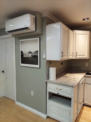 Private kitchen - 2 Bed 2 full Bath Modern Condo near Convention Center Downtown  (San Jose)
