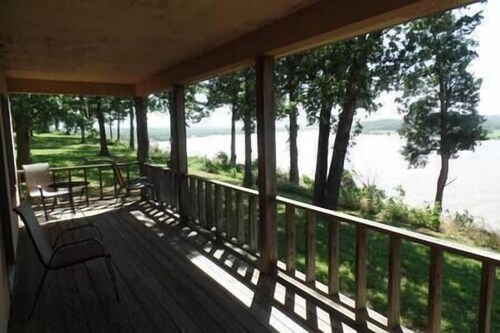 Handicap Accessible Two Bedroom Bungalow w/ Full Kitchen