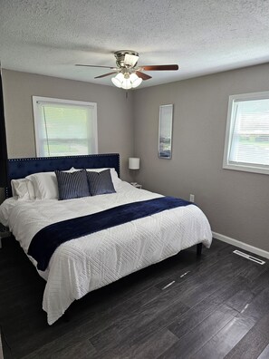 3 bedrooms, iron/ironing board, WiFi, bed sheets