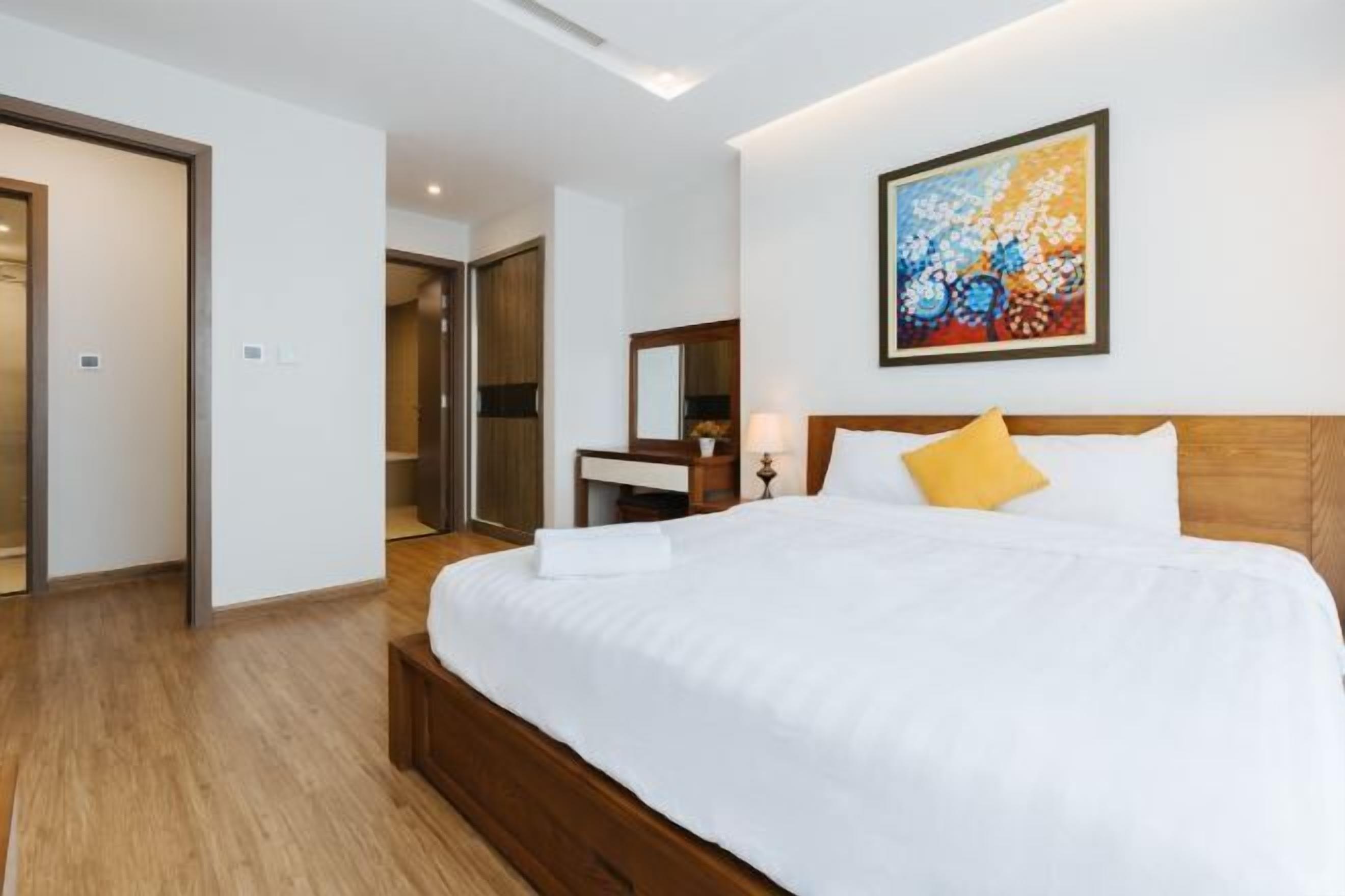 Blackout curtains, soundproofing, iron/ironing board, free WiFi