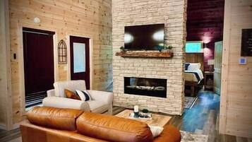 Televisión y chimenea