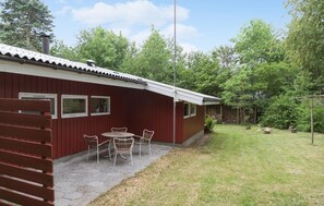 Outdoor dining - 3 bedroom lovely home in Melby (Melby)