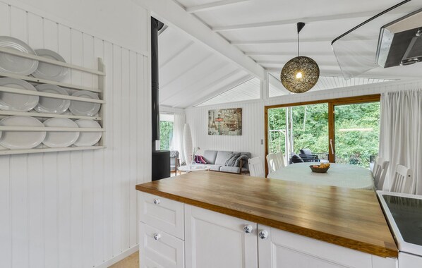 Interior - 3 bedroom lovely home in Melby (Melby)