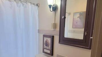 Towels, soap, shampoo, toilet paper