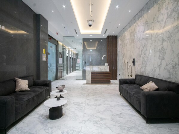 Apartment | Lobby