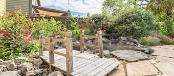 Spacious, private, 5 bedrooms 3 full bath House near Portland downtown 