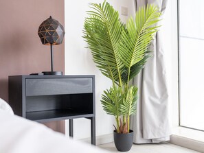 4 bedrooms, bed sheets - Luxe 4bed Apt Dubai Marina JBR Pool by Belvilla (Dubai)