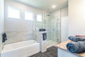 Shower, hair dryer, towels, shampoo - 4BR 2.5 Bath Home in the Heart of Cowboy Nation! (Arlington)