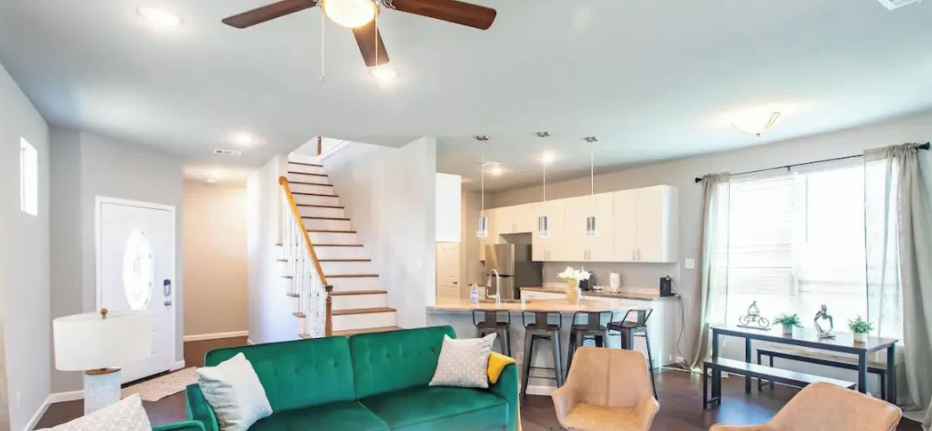 Televisión y oficina 