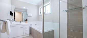 Mason's Lodge - Family Entertainer, Close to Mall