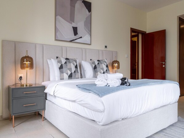 3 bedrooms, bed sheets - 3BR City View in JBR Parking Pool by Belvilla (Dubai)