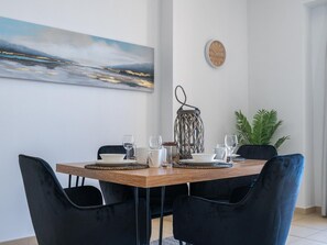 Apartment | Dining - Stunning 1BR Apt City View JBR Beach by Belvilla (Dubai)
