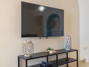 Apartment | Living room - Stunning 1BR Apt City View JBR Beach by Belvilla (Dubai)
