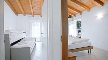 Family House, Multiple Bedrooms (Sara’s Garden Home) | 2 bedrooms, free WiFi, bed sheets