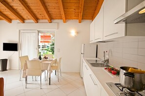 Family House, Multiple Bedrooms (Sara’s Garden Home) | Private kitchen - Saras Garden Home (Arco)