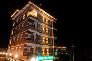 Garden - Pine Tree Resort (Baluwapati Deupur)