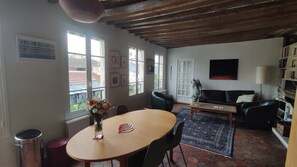 Dining - Appartement de Charme au Coeur de Paris, Lumineux et Calme (Paris)