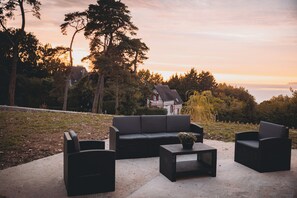 Terrace/patio - Anne: Grand 2 Pièces Duplex Avec Balcon vue mer Imprenable (Cricquebœuf)