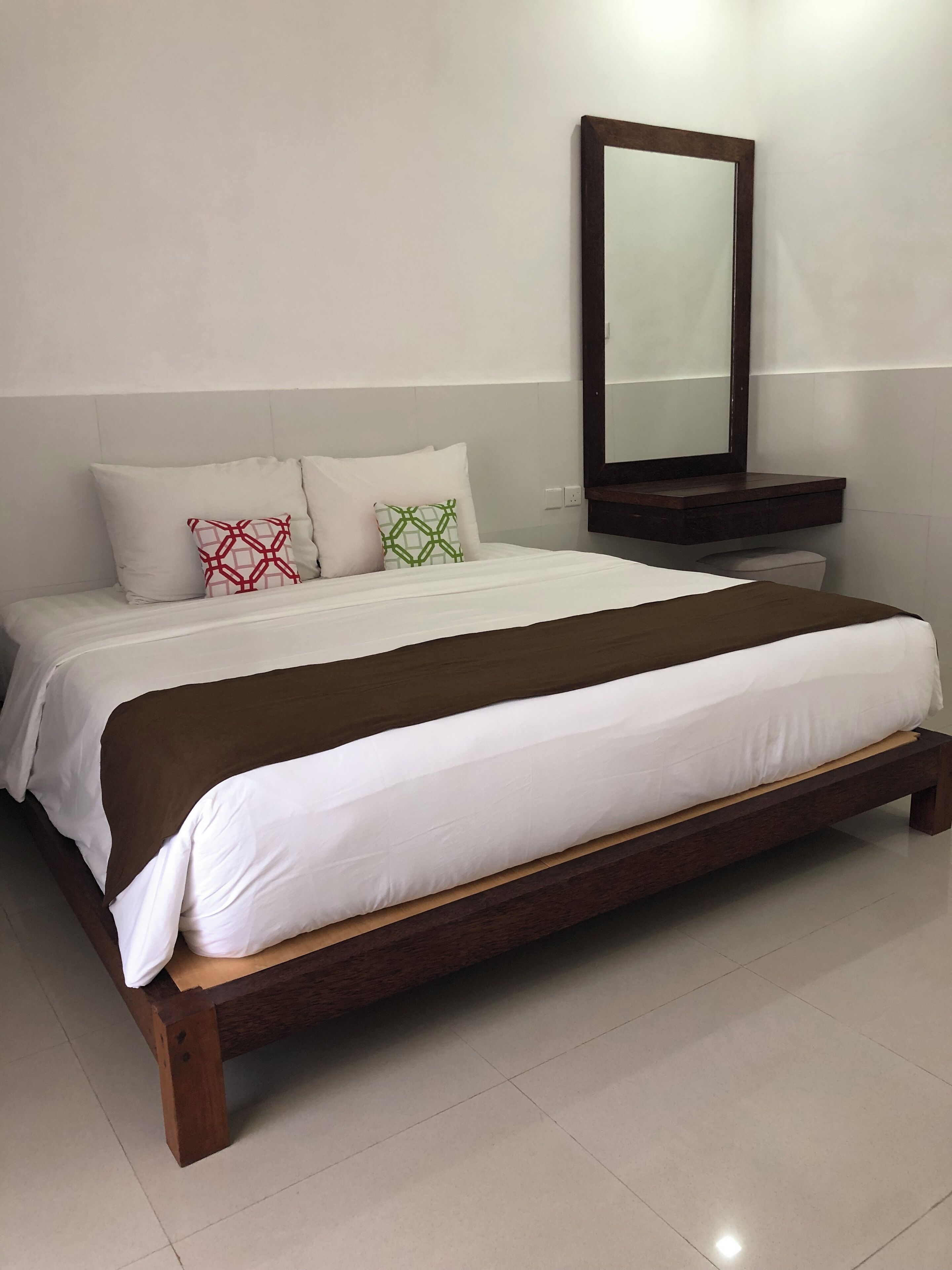 Dobbeltværelse - 1 soveværelse - udsigt til have | Skrivebord, gratis Wi-Fi, sengetøj