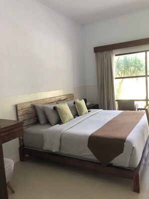 Escrivaninha, Wi-Fi de cortesia, roupa de cama