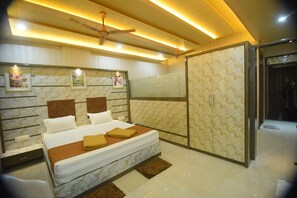 Luxury Suite, City View
