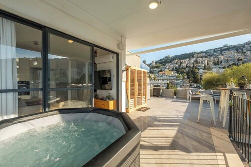 MAMAD - Bahai Gardens Penthouse by Sea N' Rent