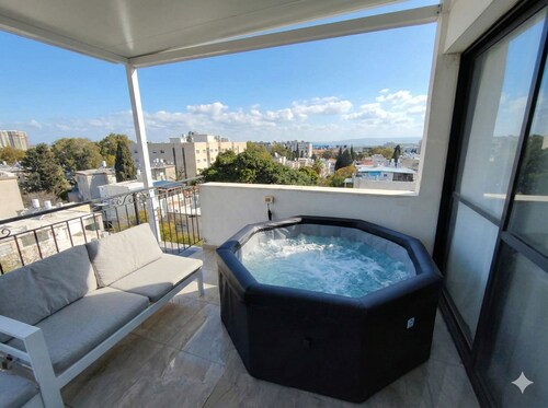 MAMAD - Bahai Gardens Penthouse by Sea N' Rent