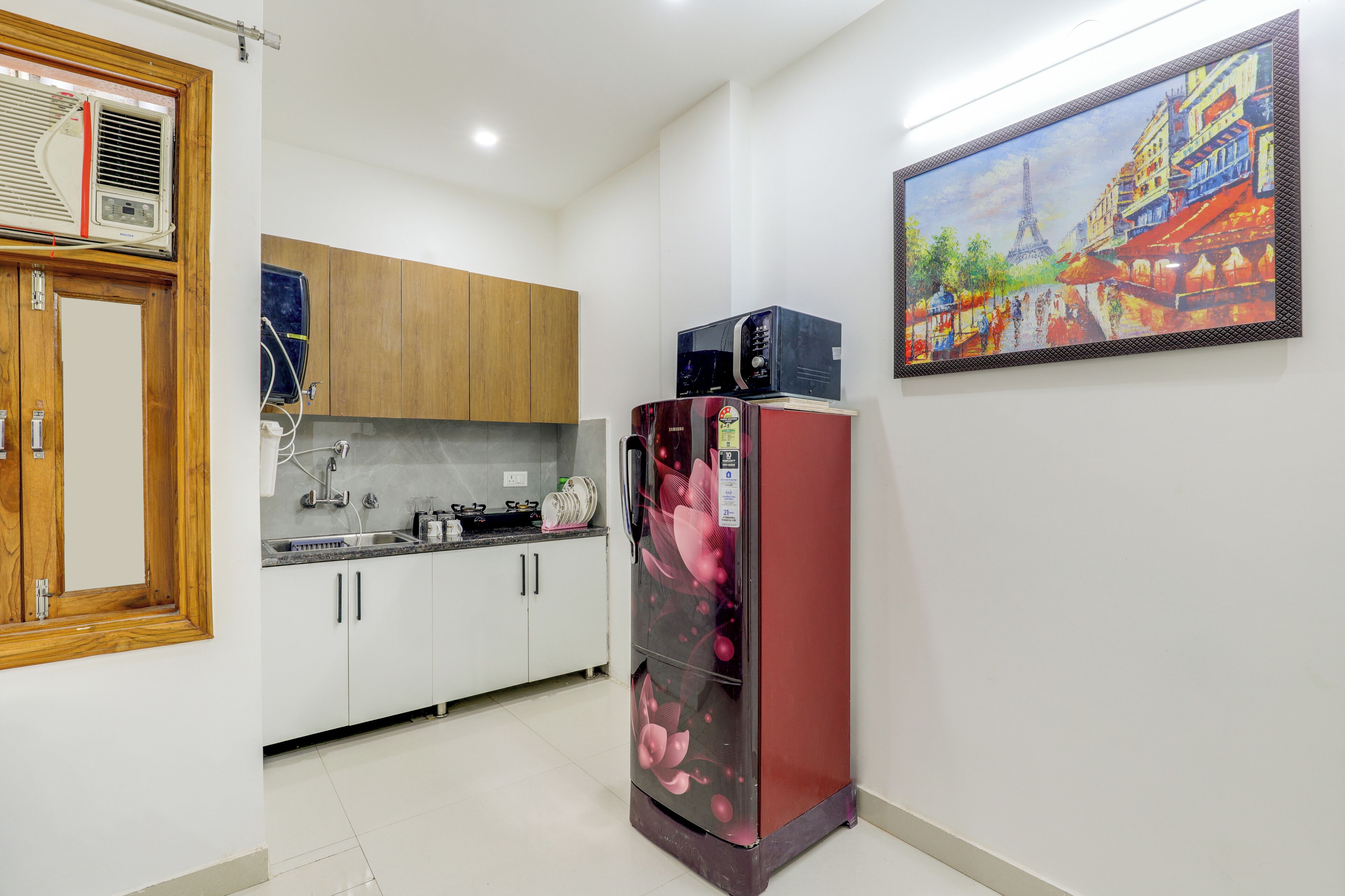 Fridge, microwave, stovetop, electric kettle