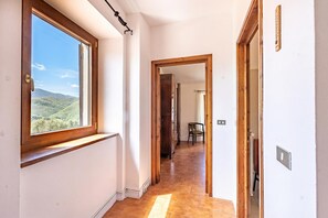 Standard House, Multiple Bedrooms, Mountainside (Casa Sant'Anna - In Garfagnana) | Interior - Casa Sant'anna - In Garfagnana (Minucciano)