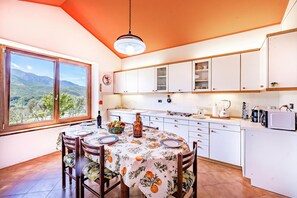 Standard House, Multiple Bedrooms, Mountainside (Casa Sant'Anna - In Garfagnana) | Private kitchen | Fridge, microwave, oven, stovetop - Casa Sant'anna - In Garfagnana (Minucciano)