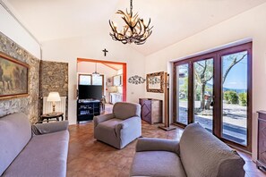 Standard-Haus, Mehrere Schlafzimmer, Bergseite (Casa Sant'Anna - In Garfagnana) | Wohnbereich